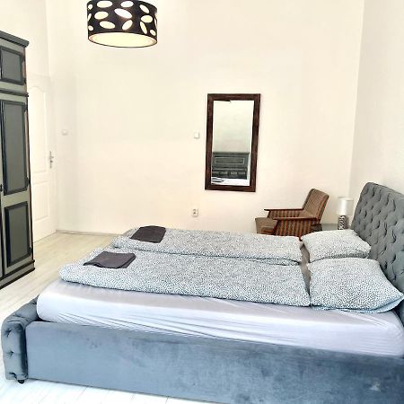 L8 Guesthouse 布达佩斯 外观 照片