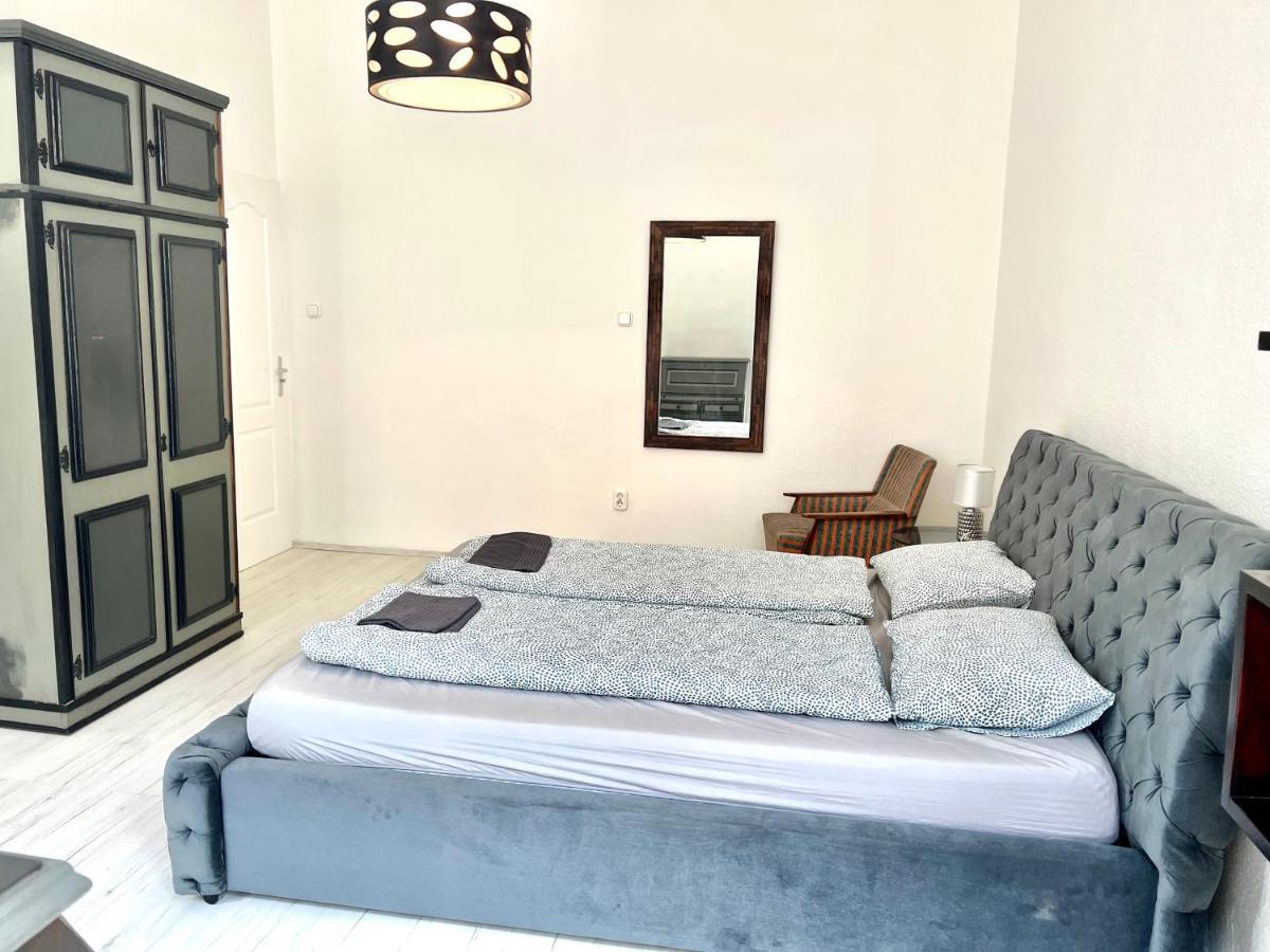L8 Guesthouse 布达佩斯 外观 照片